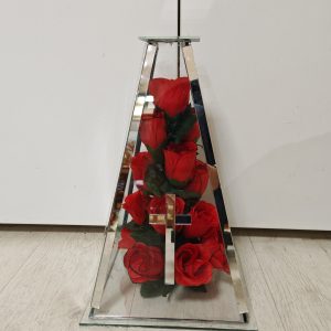 Mala crvena piramida